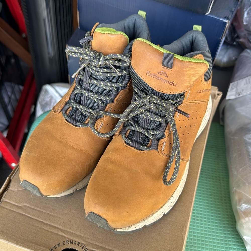 Kathmandu women’s federate boot 8.5